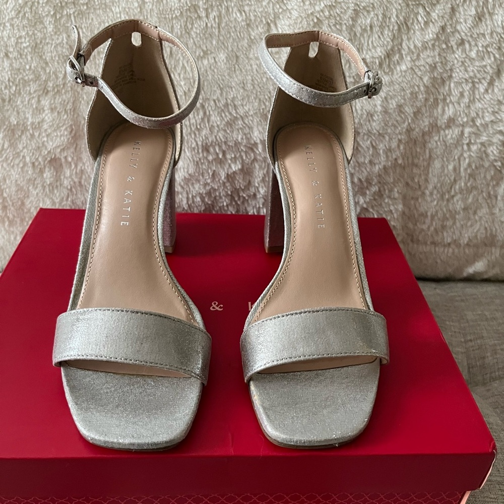 Kelly & Katie Silver Women's Sandals